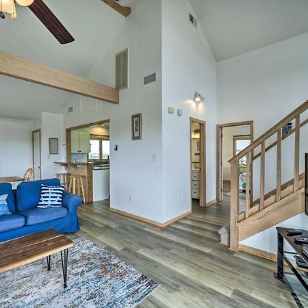 Avon Home On The Channel With Hot Tub And Deck! Eksteriør bilde